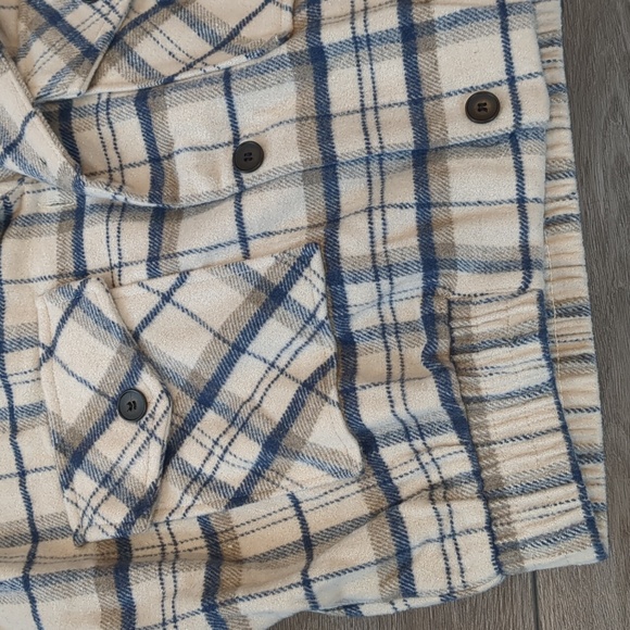 Black/Cream Cropped Flannel Jacket, Size L - Picture 2 of 11